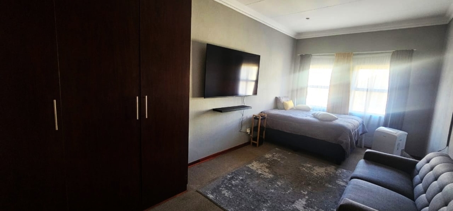 To Let 4 Bedroom Property for Rent in Safari Gardens North West